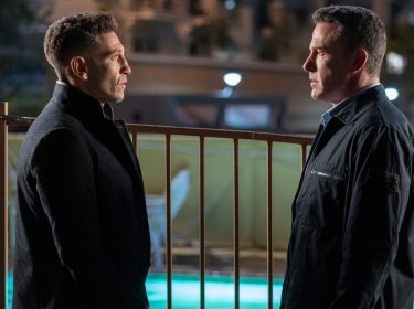 Ben Affleck und Jon Bernthal in The Account 2