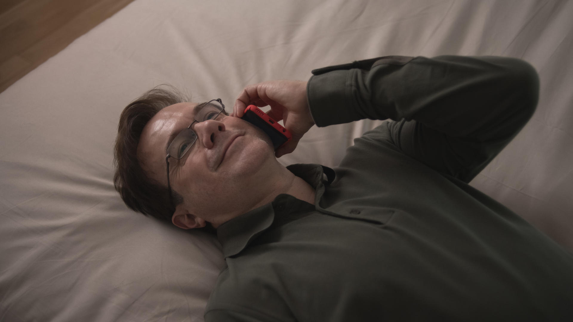 Schauspieler Tristán Ulloa als Salva im Netflix-Film "Die schwarze Witwe"