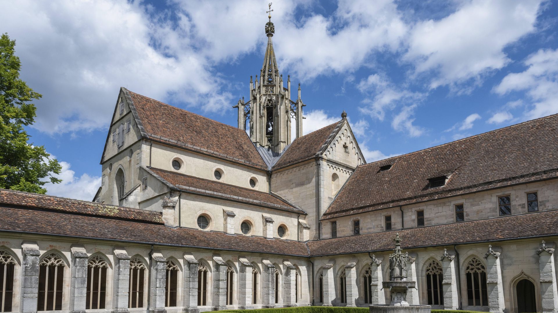 Blick auf die Klosterkirche des Klosters Bebenhausen