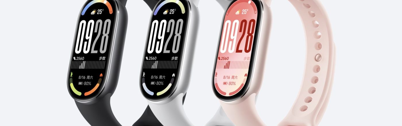 Das Xiaomi Smart Band 10 in den Farben Schwarz, Silber und Rosa.