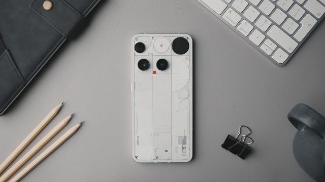 Die Rückseite des Nothing Phone (3).