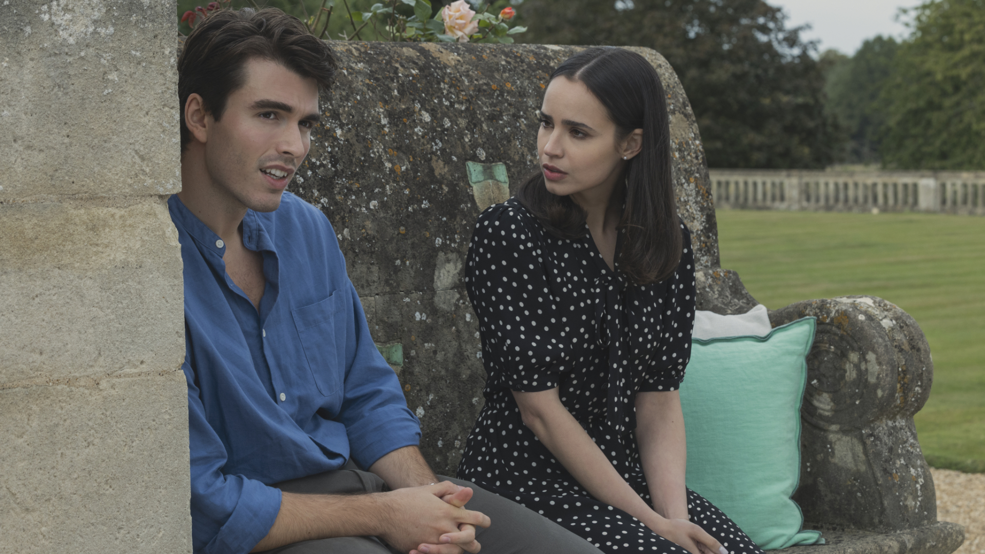 Sofia Carson und Corey Mychreest in My Oxford Year