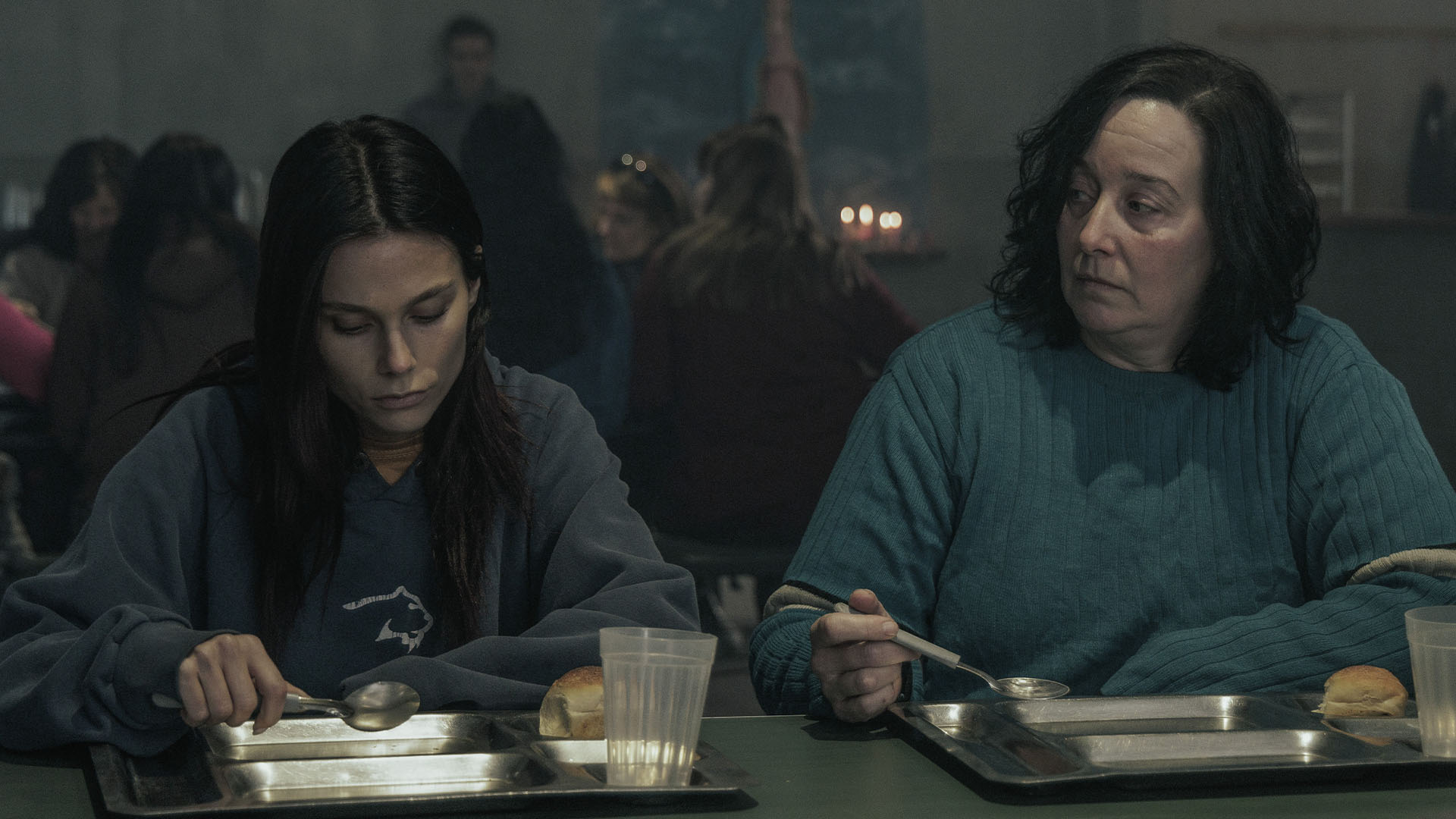 Ana Garibaldi und Vanetina Zenere in Im Dreck