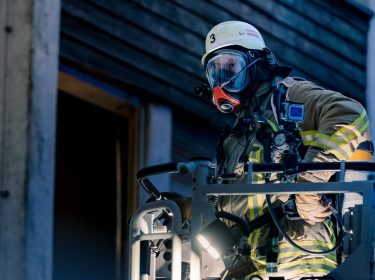 Ein Feuerwehrmann in 