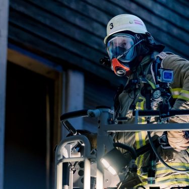 Ein Feuerwehrmann in 