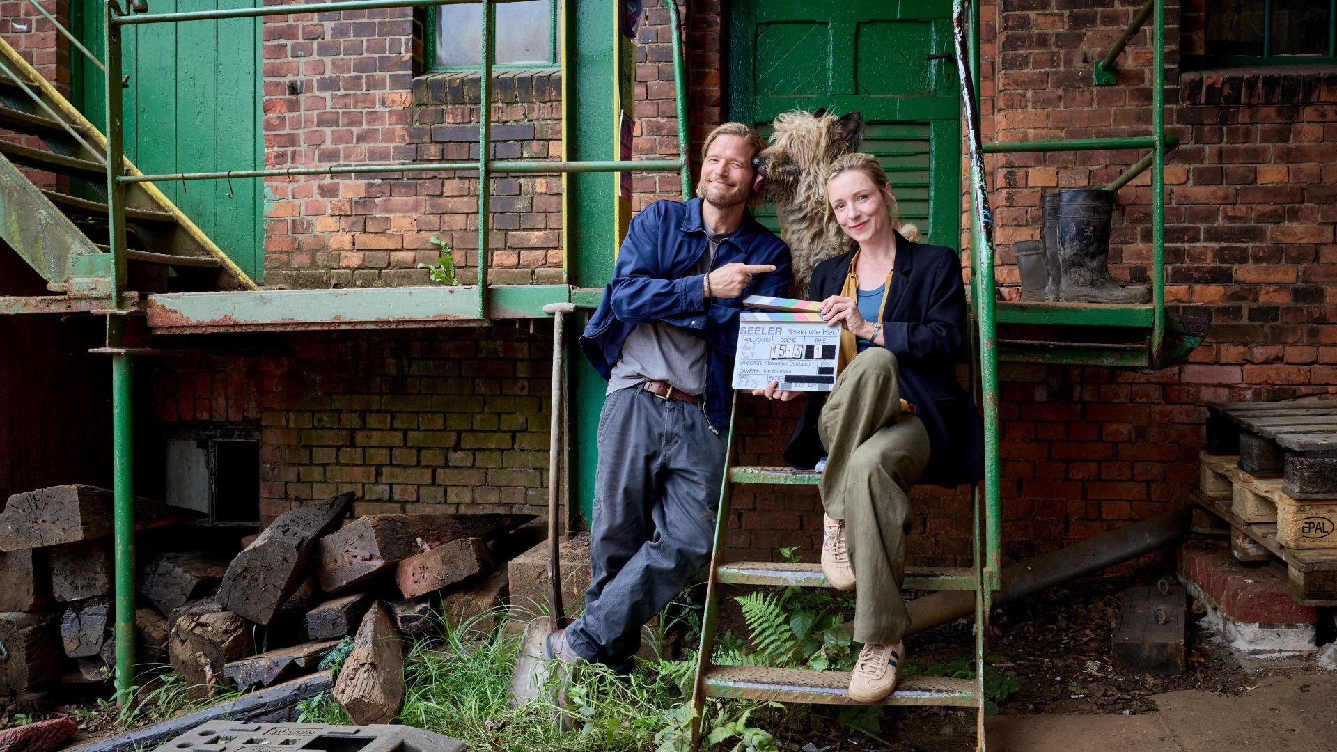 Sebastian Ströbel und Friederike Linke am Set von "Einsatz Seeler".