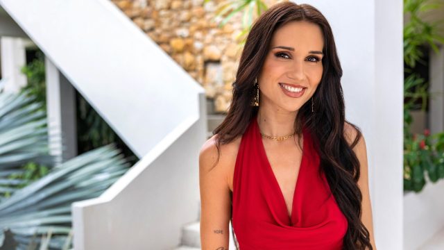 "Princess Charming"-Star Vanessa Borck posiert für die Kamera.