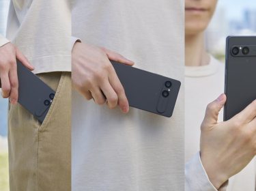 Drei Bilder nebeneinander, auf denen eine Person das Xperia 10 VII aus der Hosentasche zieht