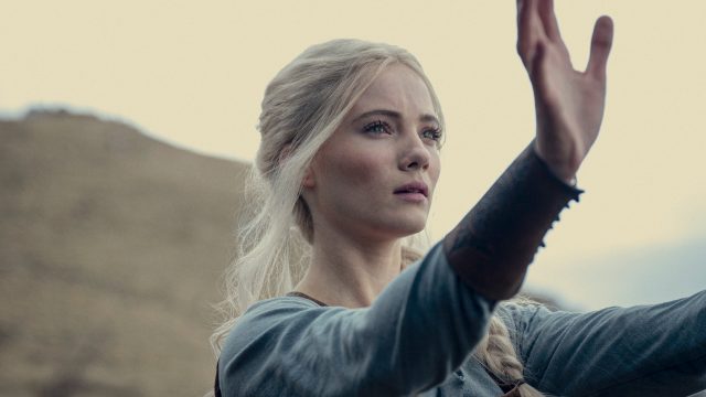 Eine Nahaufnahme von Freya Allan in ihrer Rolle als Ciri in "The Witcher".