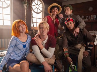 Emily Rudd, Taz Skylar, Iñaki Godoy, Mackenyu und Jacob Romero aus der zweiten Staffel „ONE PIECE“.