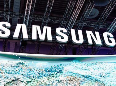 Das Logo von Samsung ist auf der IFA-Messe an der Decke zu sehen.