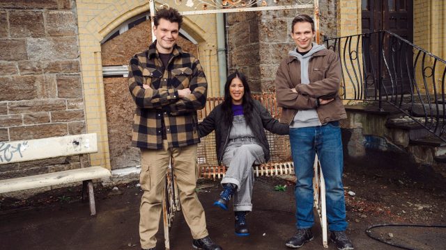 Gruppenfoto des neuen Moderatorenteams Mai Thi Nguyen-Kim, Lutz van der Horst und Fabian Köster.