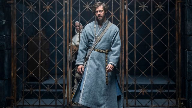 Tom Payne als Rob Cole in einer Szene von "Der Medicus 2"