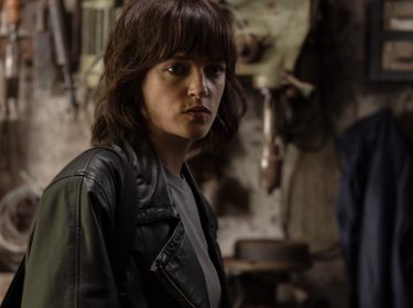 Szenenbild aus dem Netflix-Film Kämpferin im Untergrund