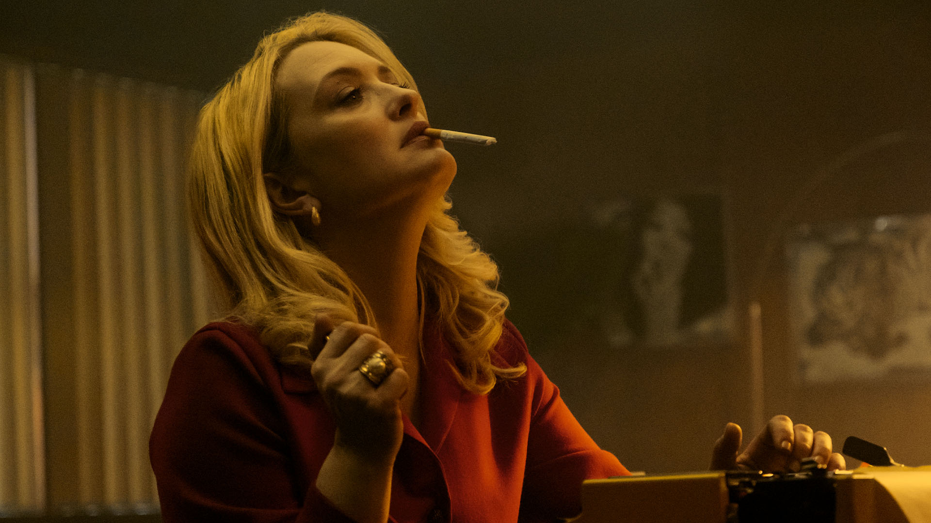 Carolina Crescentini als Adelina Tattilo in Mrs. Playmen