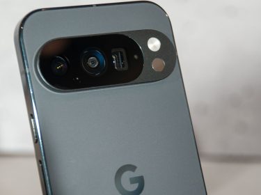 Das Kamerasystem eines Pixel-10-Modells ist zu sehen.