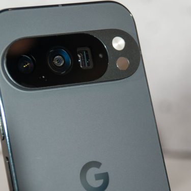 Das Kamerasystem eines Pixel-10-Modells ist zu sehen.