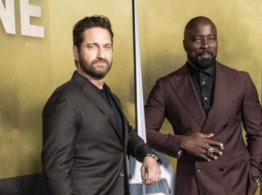 Gerard Butler und Mike Colter posieren bei der Premiere von 