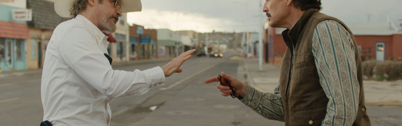 Joaquin Phoenix und Pedro Pascal in Eddington