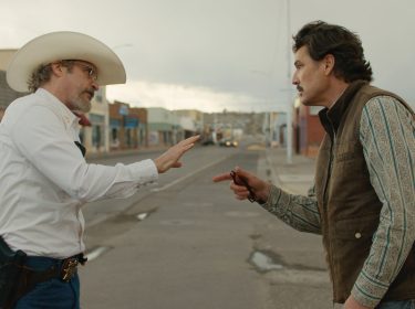 Joaquin Phoenix und Pedro Pascal in Eddington