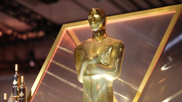 Die Oscars-Statue hinter den Kulissen der Preisverleihung im Jahr 2025.