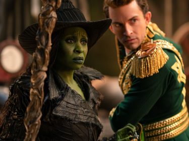 Cynthia Erivo und Jonathan Bailey in einer Szene des Films 