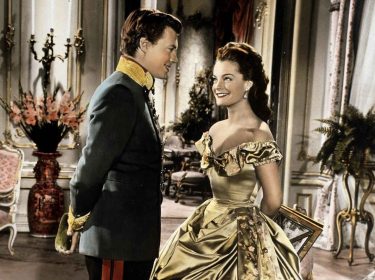 Karlheinz Böhm und Romy Schneider in einer Szene aus 