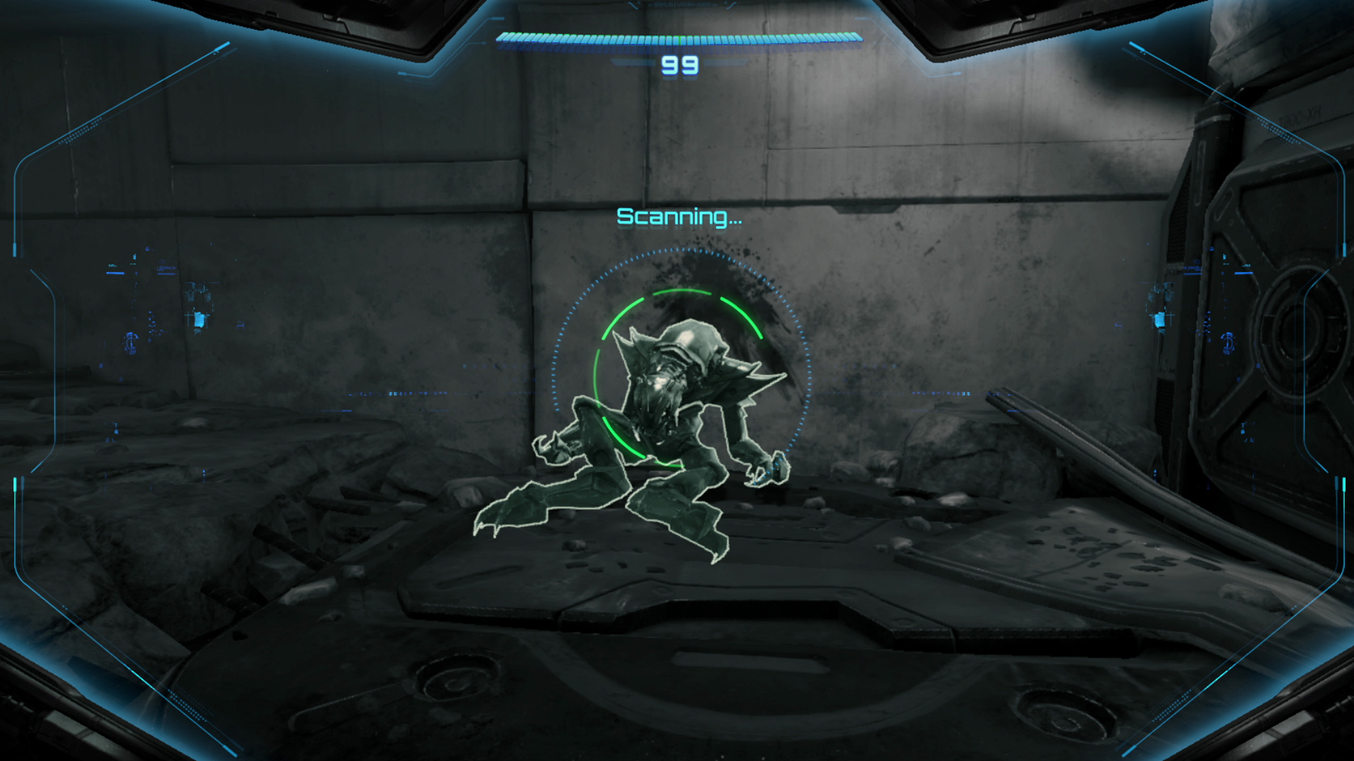 Auf dem Bild zu Metroid Prime 4: Beyond Tipps wird durch den Scan-Visor ein außerirdisches Wesen in einer düsteren, technischen Umgebung analysiert. Die Benutzeroberfläche zeigt den Scan-Vorgang mit einem grünen Zielkreis und der Anzeige „Scanning…“. Die Szene wirkt angespannt und technisch-futuristisch, typisch für Samus Arans Hightech-Ausrüstung.