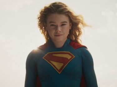 Milly Alcock als Supergirl in dem Kinofilm 