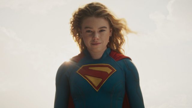 Milly Alcock als Supergirl in dem Kinofilm "Supergirl".