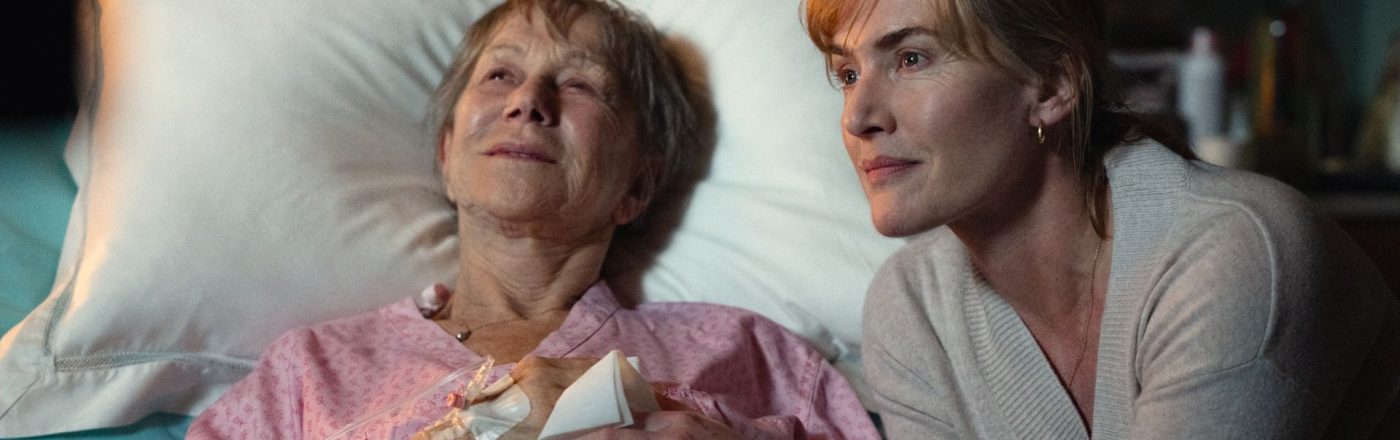 Helen Mirren als June und Kate Winslet als Julia in 
