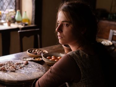 Schauspielerin Jessie Buckley als Agnes im Film 