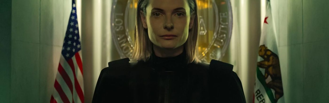 Rebecca Ferguson als Sarah in Mercy