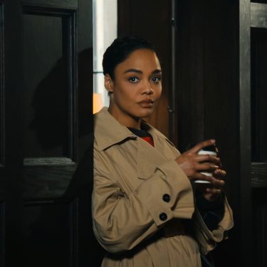Tessa Thompson als Anna in einer Episode von 