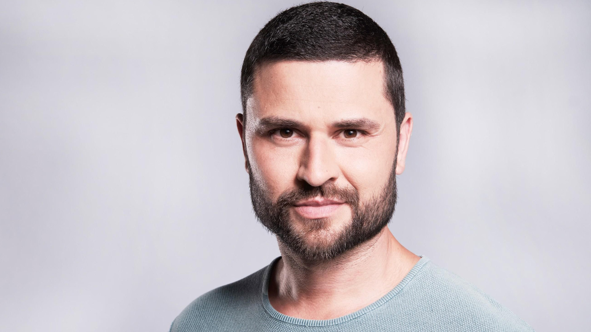 Teil der Unter uns-Besetzung ist Miloš Vuković als Paco Weigel