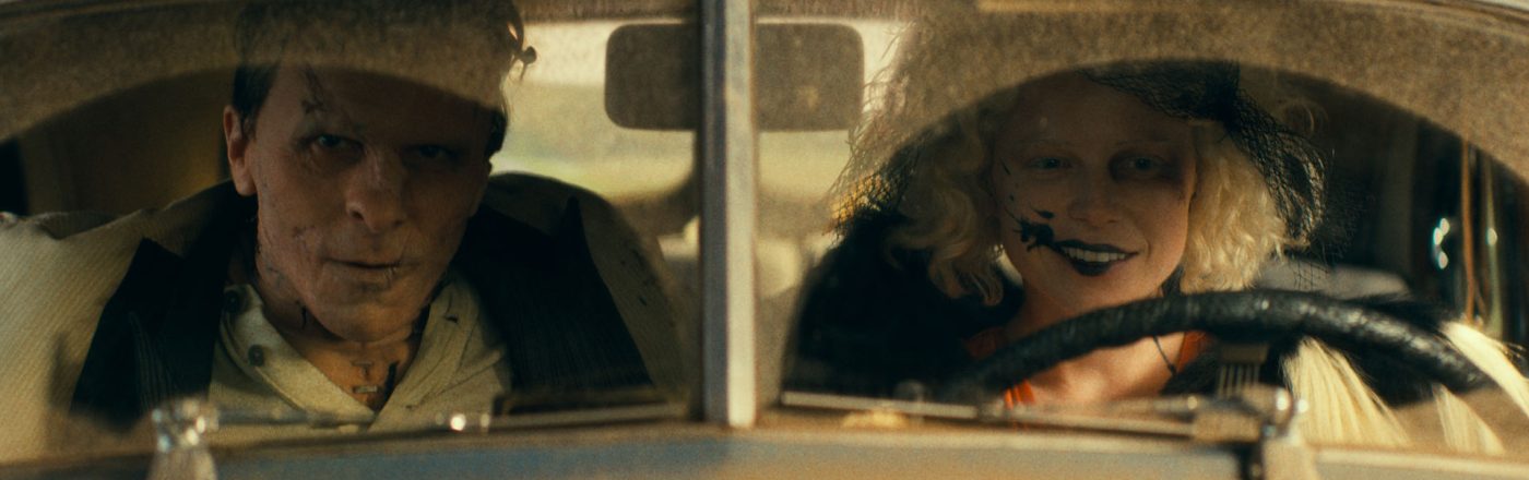 Christian Bale und Jessie Buckley in einer Szene vom Film The Bride!