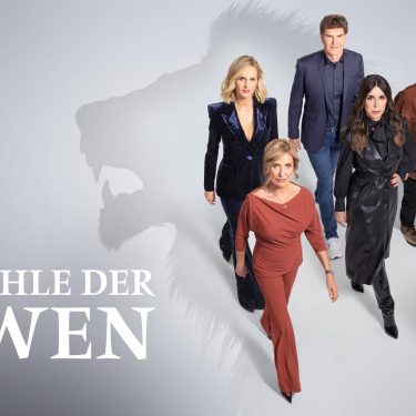 Janna Ensthaler, Carsten Maschmeyer, Dagmar Wöhrl, Judith Williams, Frank Thelen und Ralf Dümmel posieren für 