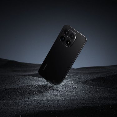 Das Xiaomi 15T vor schwarzem Hintergrund.