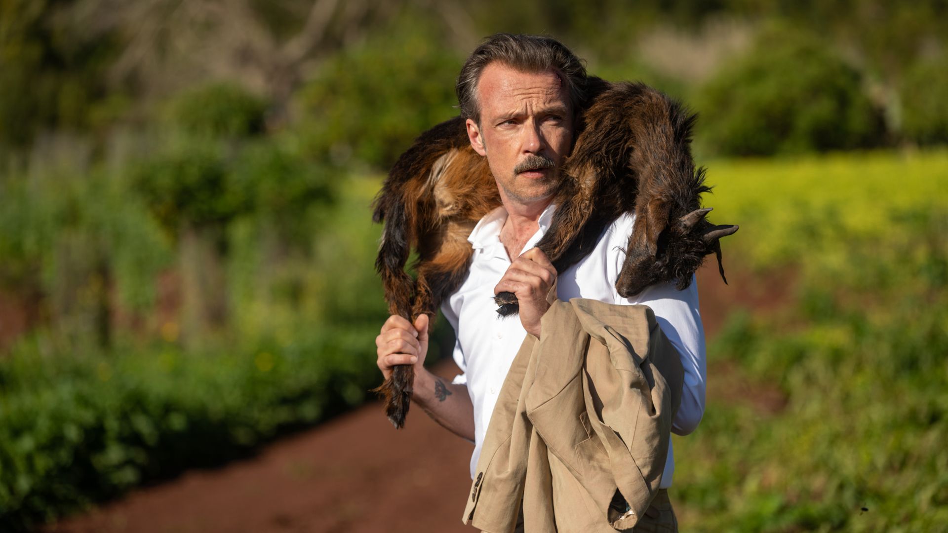 Lucas Gregorowicz als Zajak in Staffel 2 von "Oderbruch".