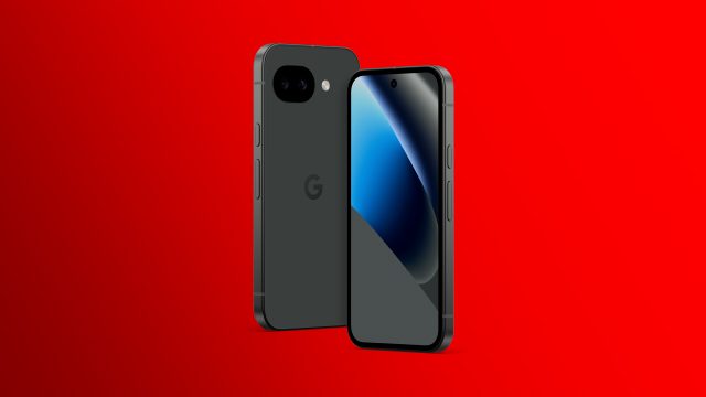 Auf dem Bild ist das Google Pixel 10a von vorn und hinten abgebildet. Das Smartphone ist leicht angewinkelt, sodass man die Dimensionen besser sieht. Es ist in der Farbe Obsidian vor rotem Hintergrund zu sehen.