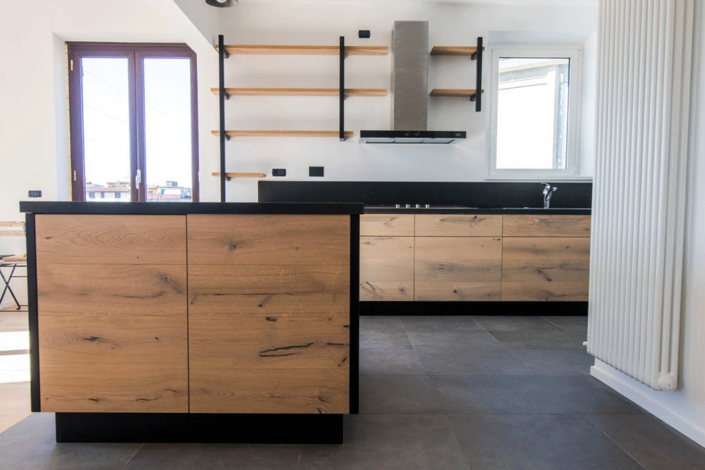 Hout, beton, metaal en rvs zijn de materialen die je wilt gebruiken in de keuken! Jouw keuken krijg gegarandeerd een industriële stijl.