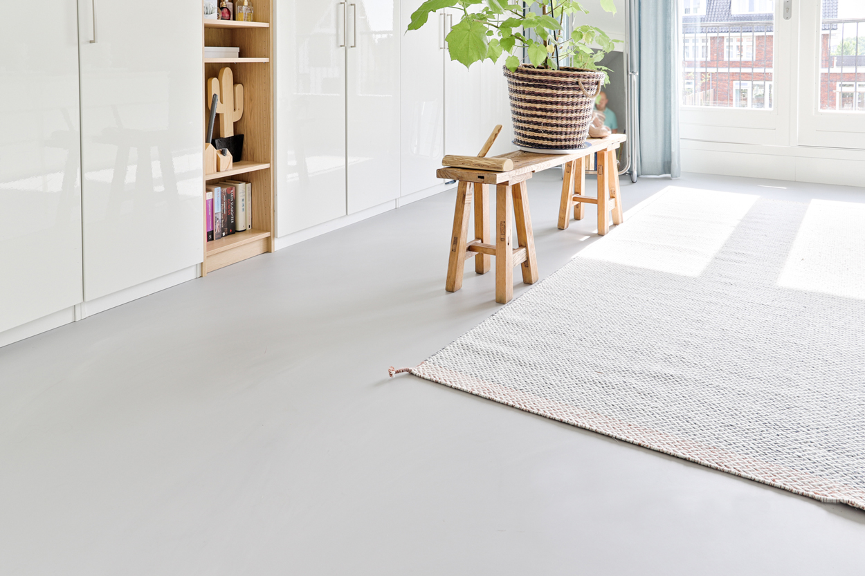 Een gietvloer in je woning is een duurzaam alternatief.