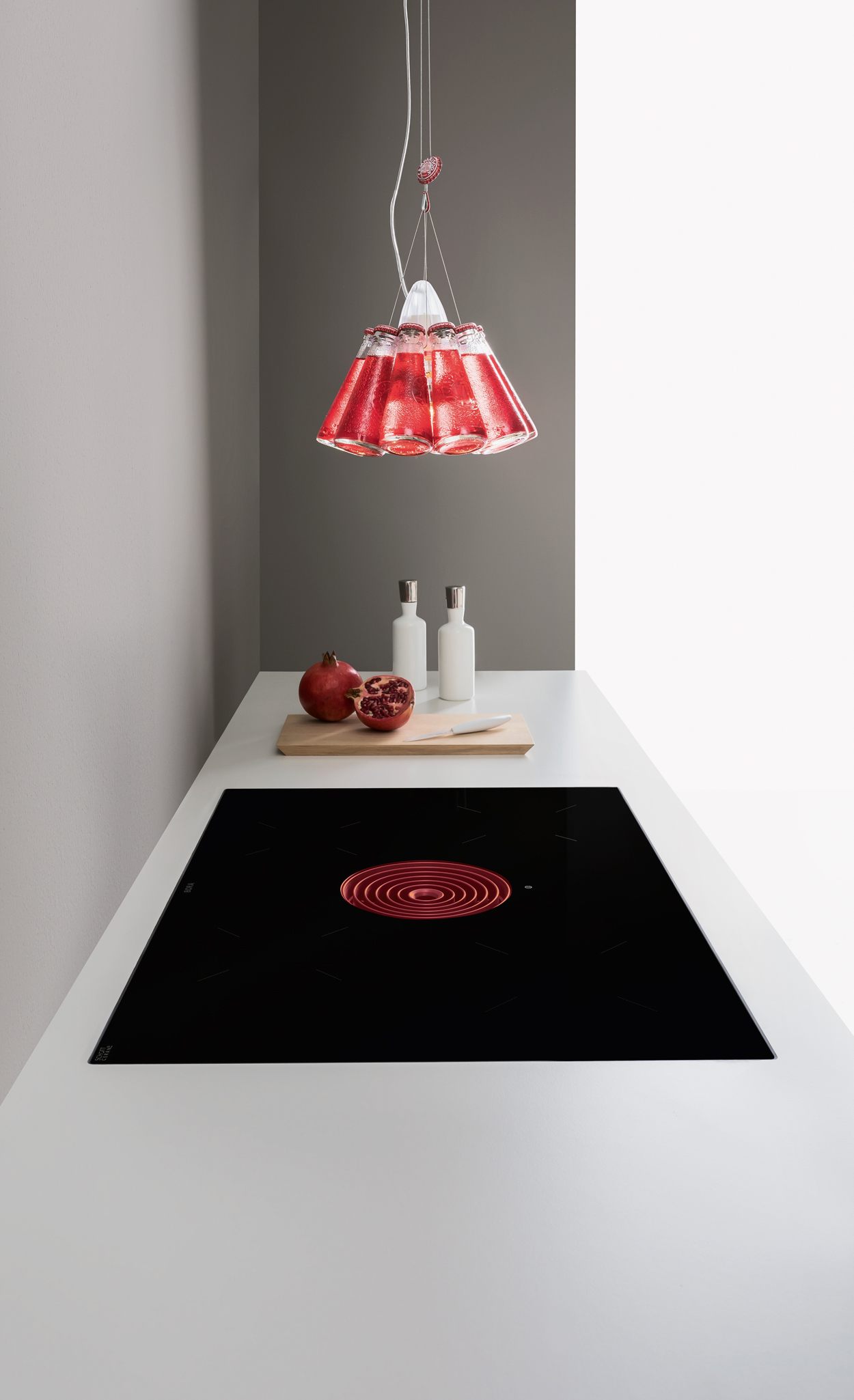 De BORA Pure kookveldafzuiging is muisstil en neemt weinig ruimte in beslag. Een perfecte afzuiger voor keuken van 60 cm diep.