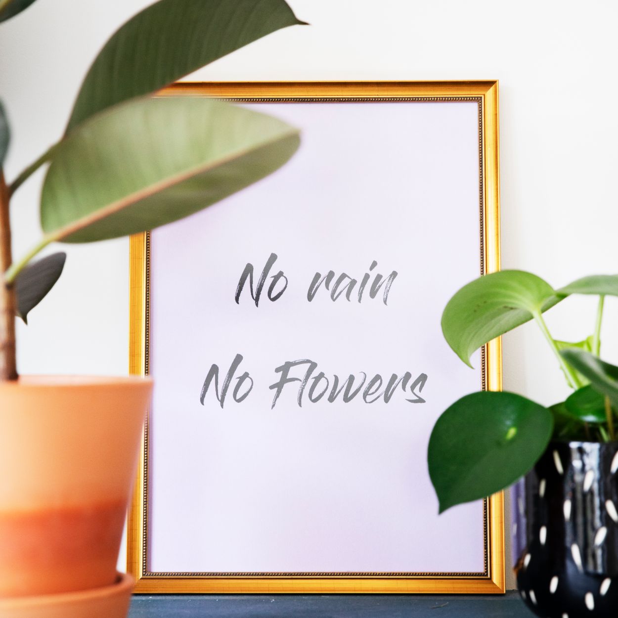 Een spiegel maar ook een inspirerende tekst staan extra mooi in een lijst.
