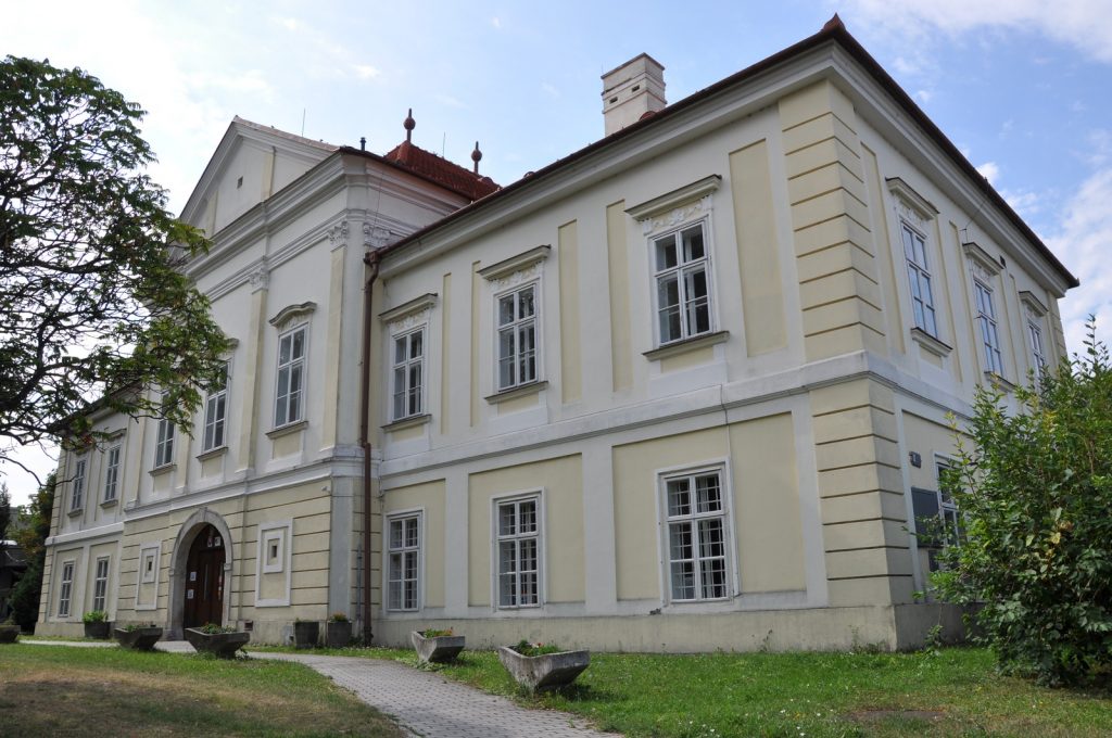 A Sárga kastély