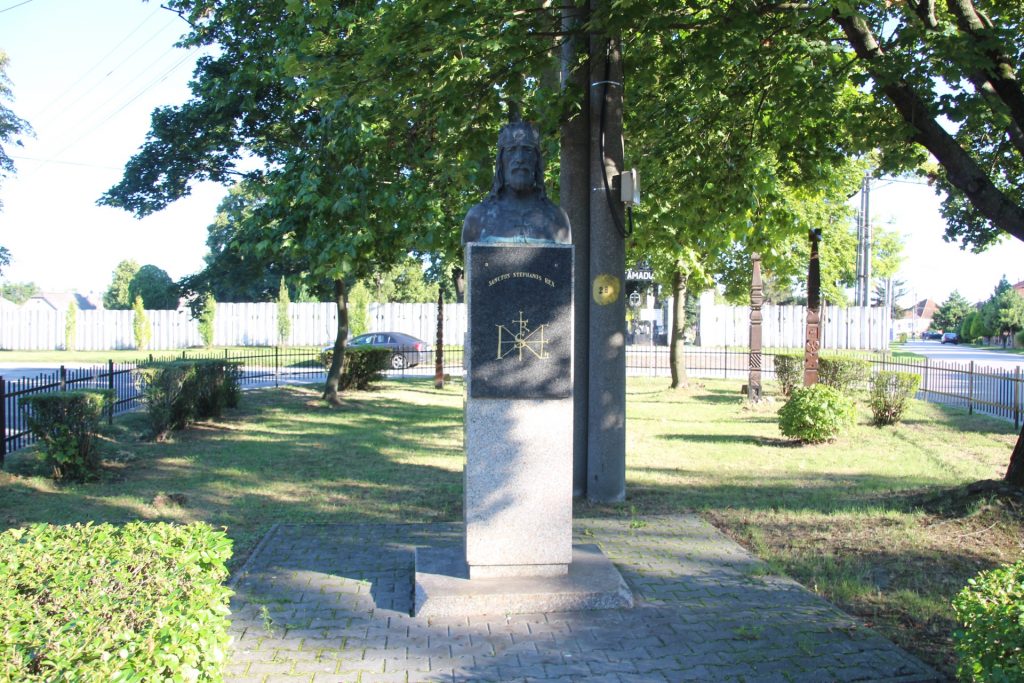 Szent István király szobra