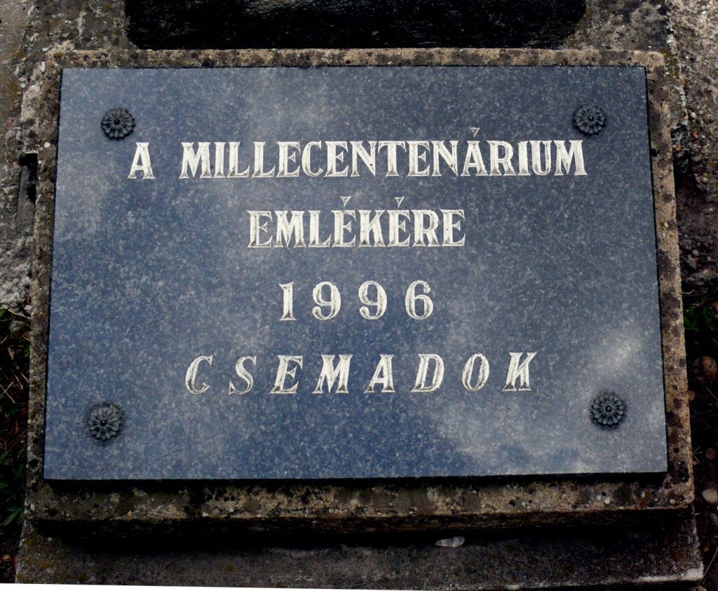 A Csemadok millecentenáriumi emlékoszlopa