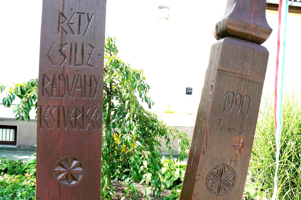 csilizradvany-kopjafa-3a
