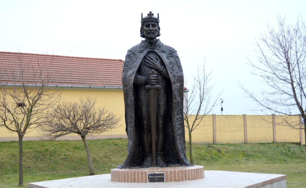 tardoskedd-szent-istvan-szobor (4)