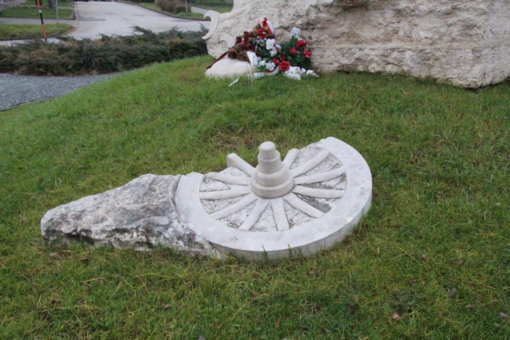 Sobieski János lengyel király lovasszobra